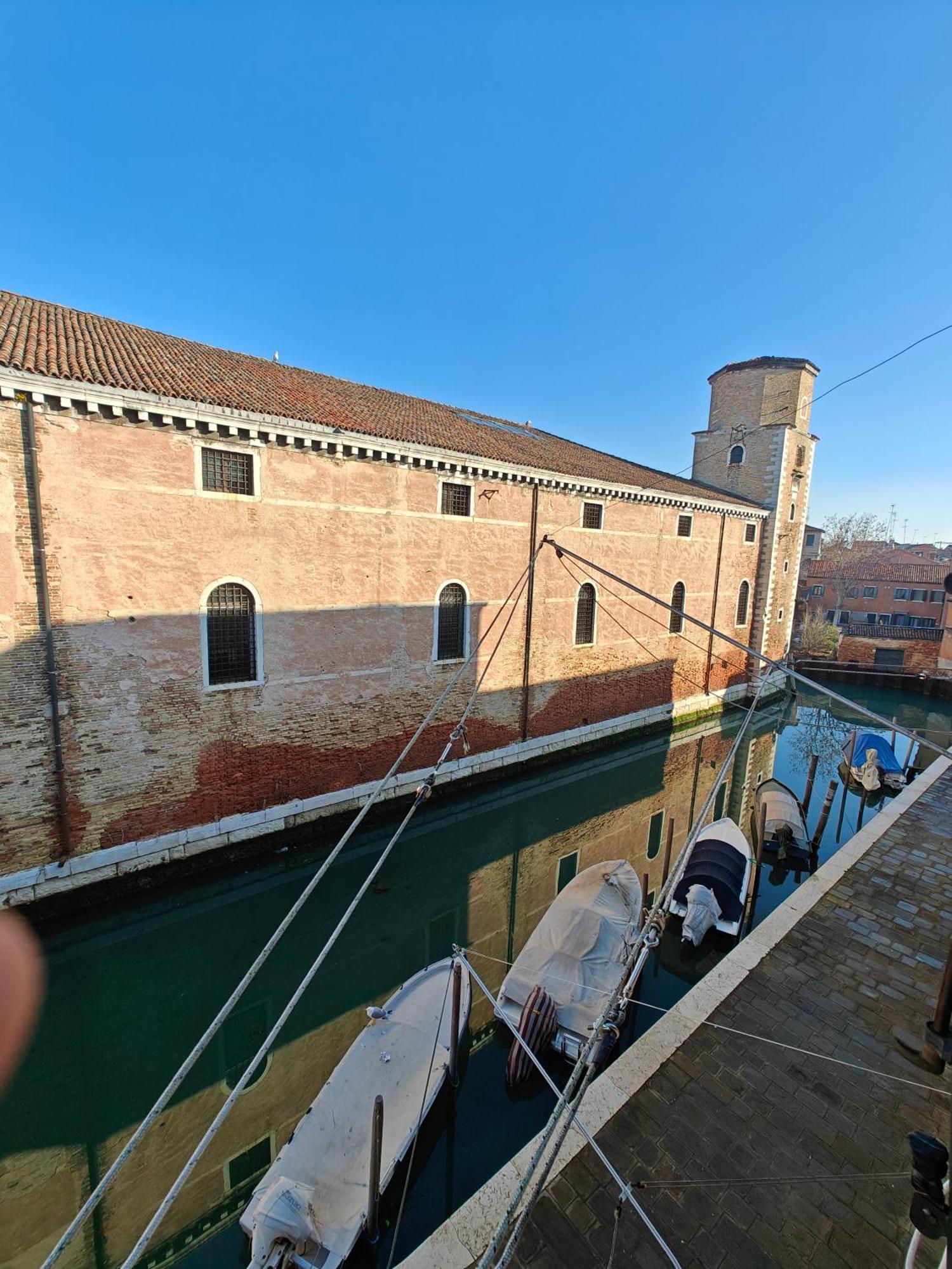 Castello Canal View Венеция Экстерьер фото